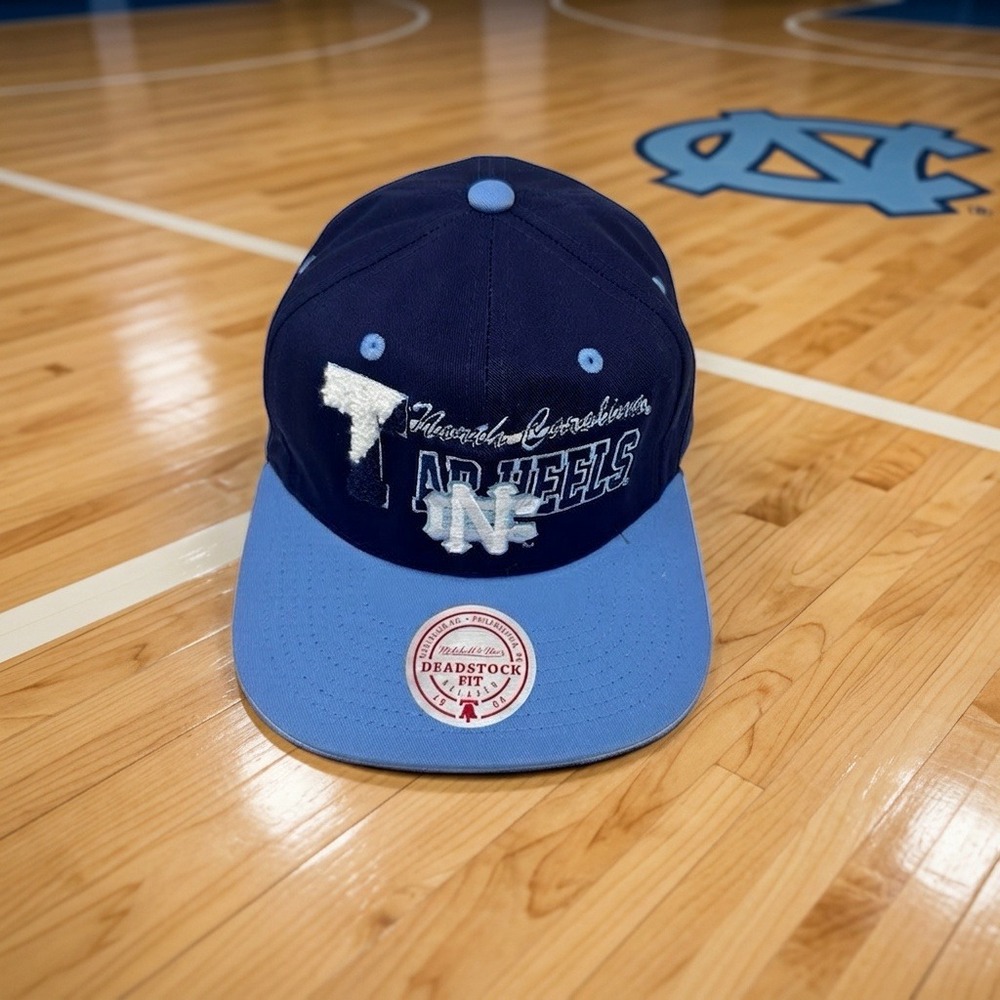 Mitchell & Ness North Carolina Tar Heels Varsity Letter Snapback Hat Blue NWT